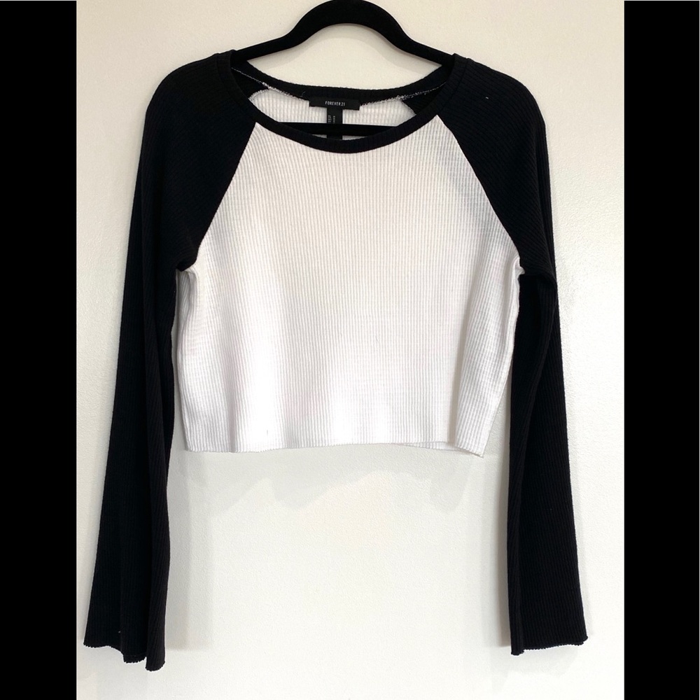 Black and white Crop top